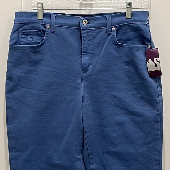 Gloria Vanderbilt Amanda classic fit blue denim jeans-FREE w/Bundle Purchase - Picture 5 of 11